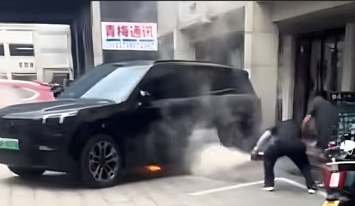 Un Lynk & Co acaba envuelto en llamas y su fabricante da una explicación inesperada