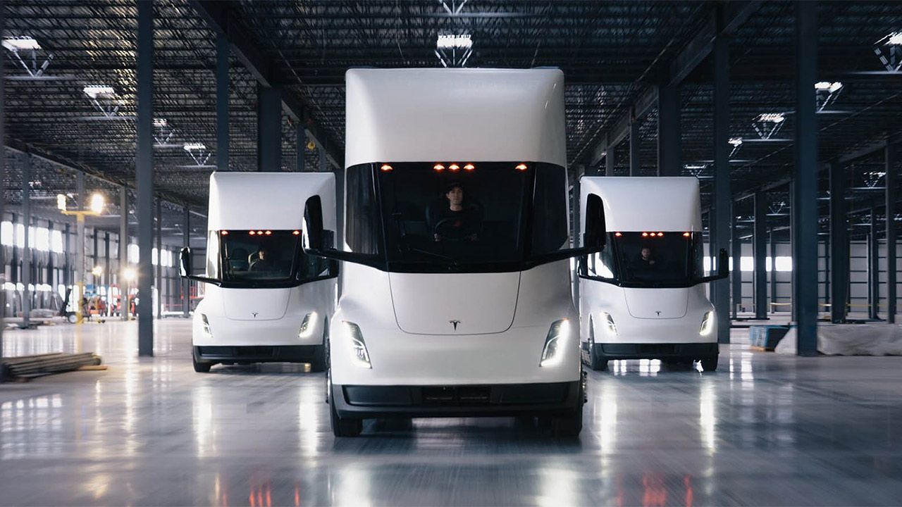 Tesla realiza un movimiento importante para traer (por fin) el camión Semi a Europa
