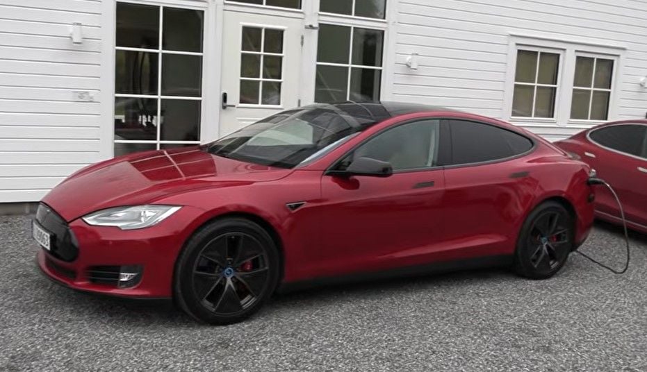Tiene 13 años y más de 400.000 km: así está ahora la batería del Tesla Model S que desafía al paso del tiempo