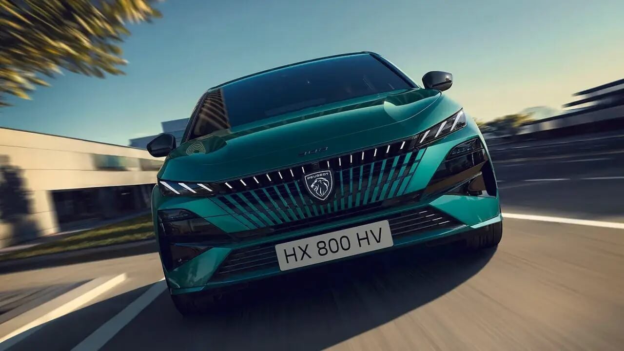 El Peugeot E-308 se renueva con una batería más grande y una mayor autonomía