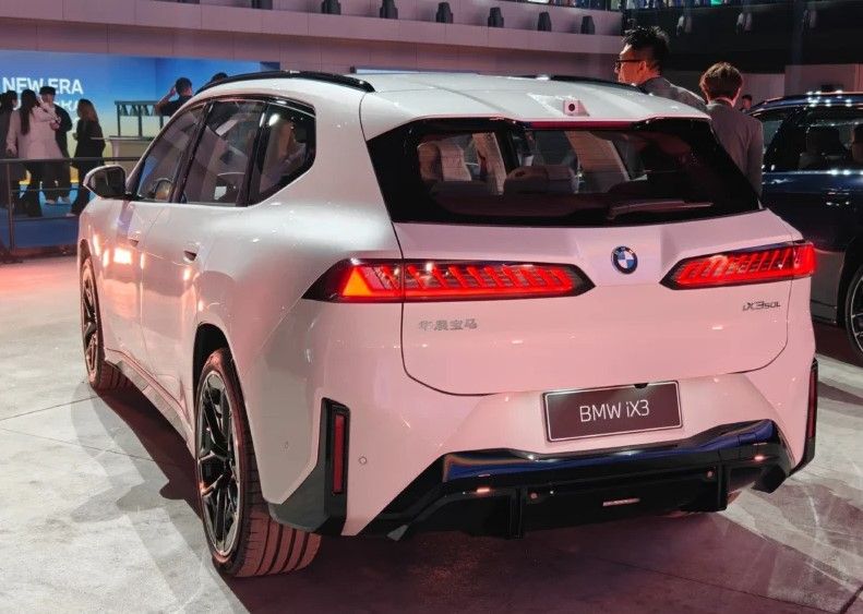 BMW presenta el nuevo iX3 de batalla larga: hasta 919 km de autonomía, más espacio interior y carga en 10 minutos
