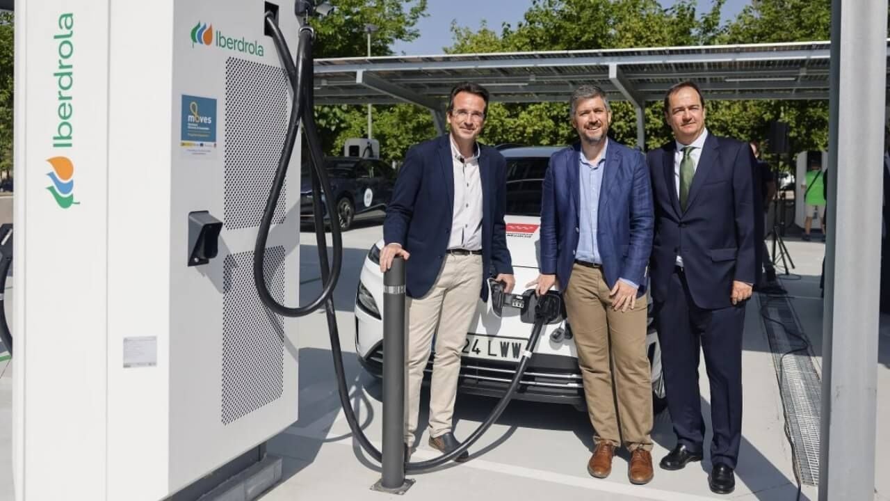Madrid inaugura su estación con más puntos de carga rápida y ultrarrápida para coches eléctricos