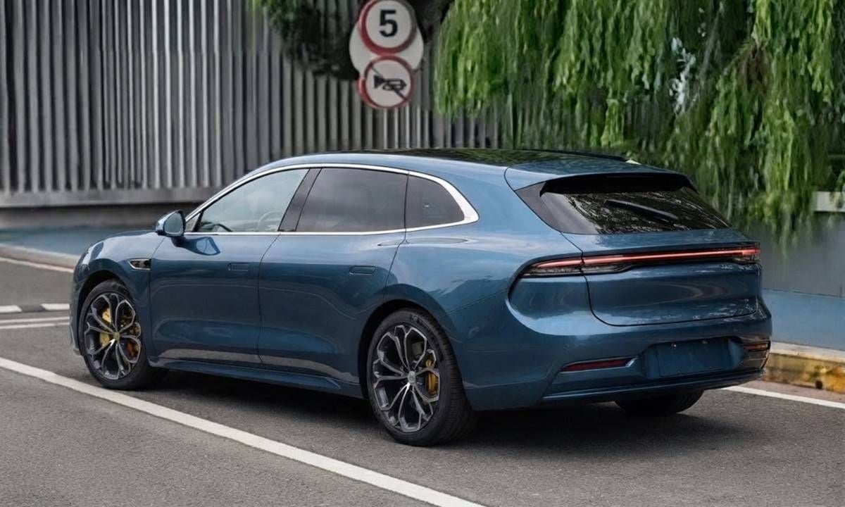 845 km de autonomía y desde 13.800 euros: el MG 07 prepara una versión familiar que quiere arrasar