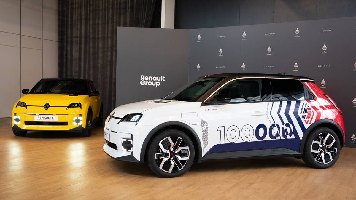 El Renault 5 está desbordando a Renault: su fábrica recupera los tres turnos para intentar reducir las esperas
