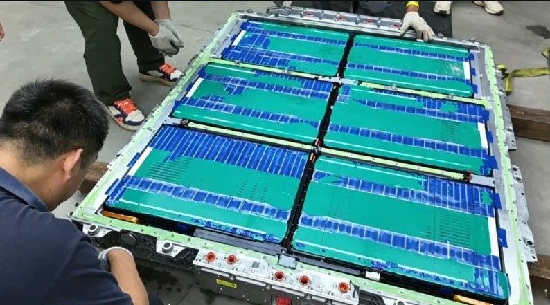 El desmontaje de la batería Blade de BYD desvela algunos de sus secretos