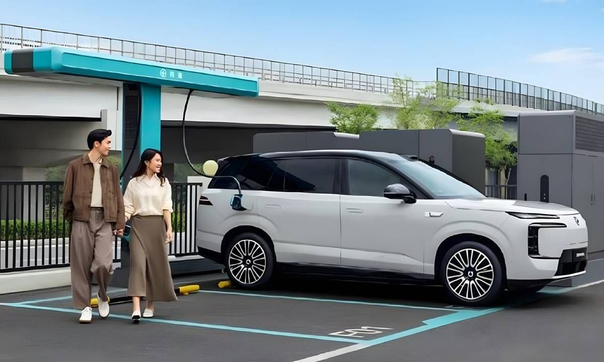 El SUV chino que deja obsoleto al Range Rover Electric antes de su llegada: 1.193 CV y más de 1.000 km de autonomía