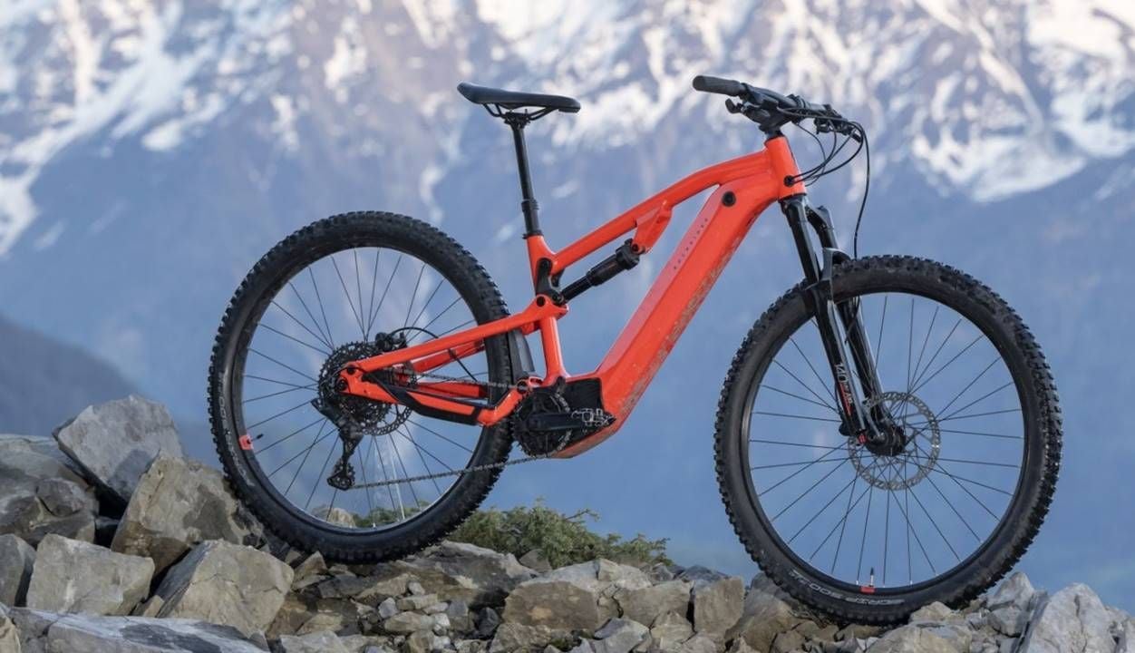 Bajada de precio brutal de esta potente bici eléctrica de montaña con 80 km de autonomía