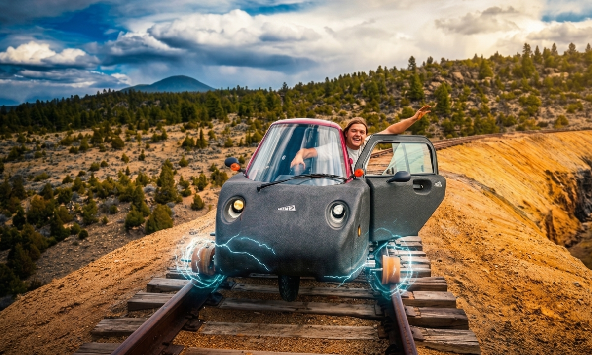 El coche eléctrico más raro que hemos visto: un Spira modificado circulando por vías de tren abandonadas