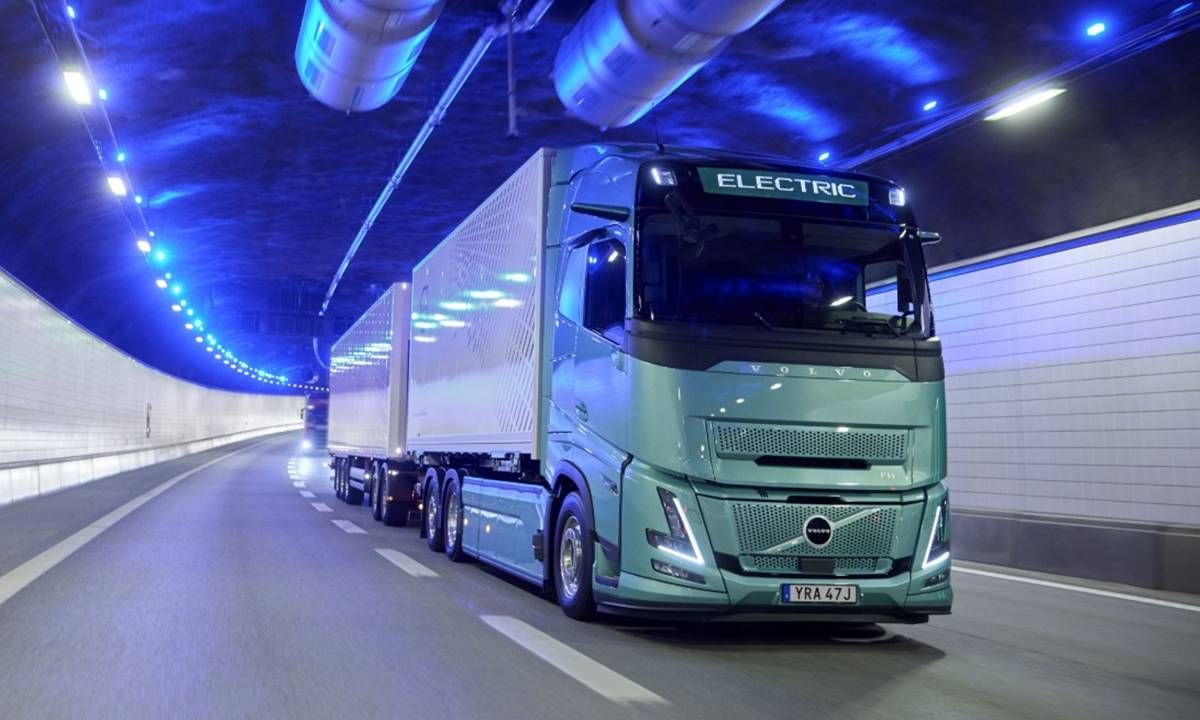 Volvo empieza a fabricar su camión eléctrico de 80 toneladas: hasta 420 km de autonomía  carga a 680 kW