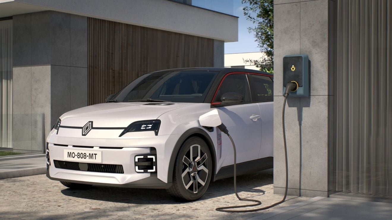 Renault ya permite usar el coche eléctrico como batería doméstica y promete ahorrar hasta 1.000 euros al año