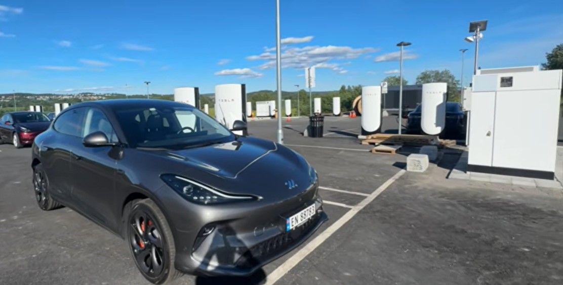 Llegan los primeros Supercargadores de Tesla de 500 kW a Europa