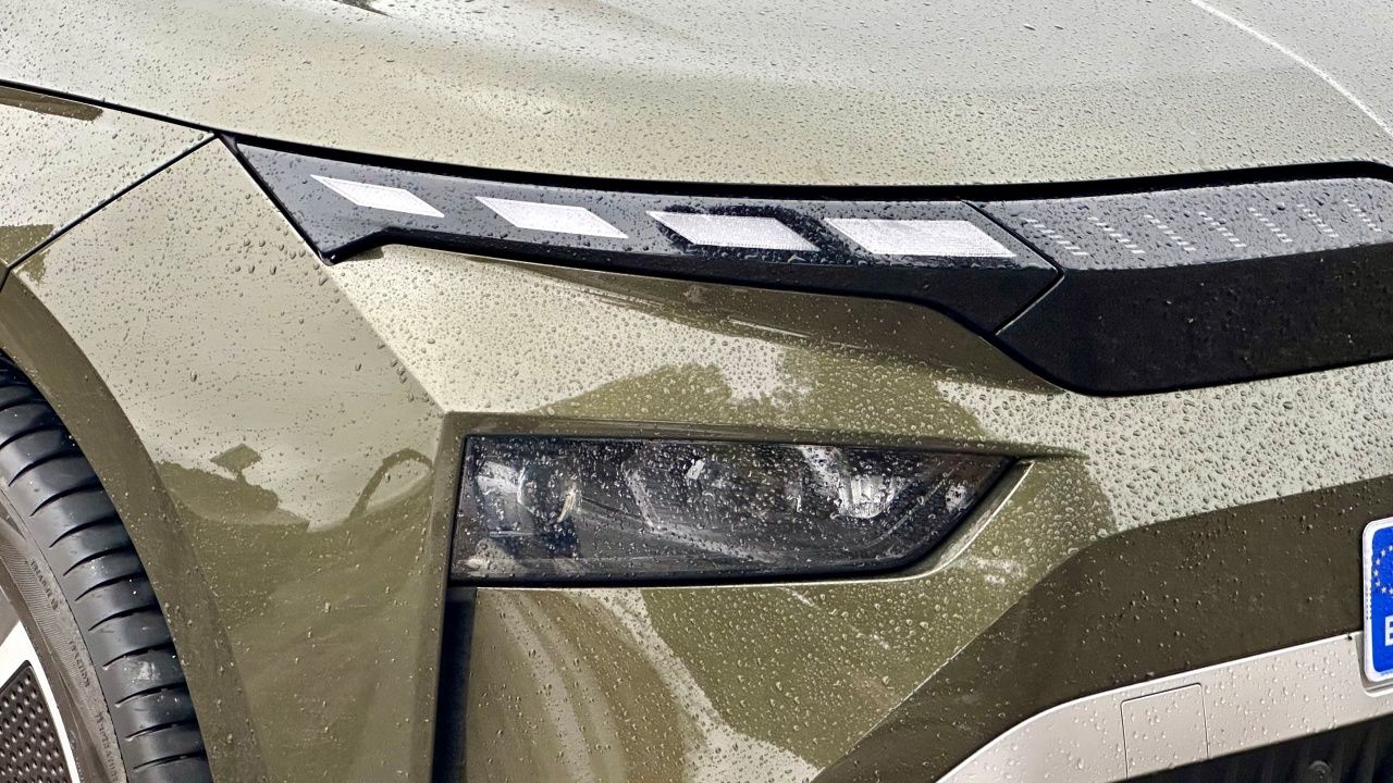 Arreglar la batería de un coche eléctrico es hasta un 80% más barato en los talleres independientes que en los oficiales