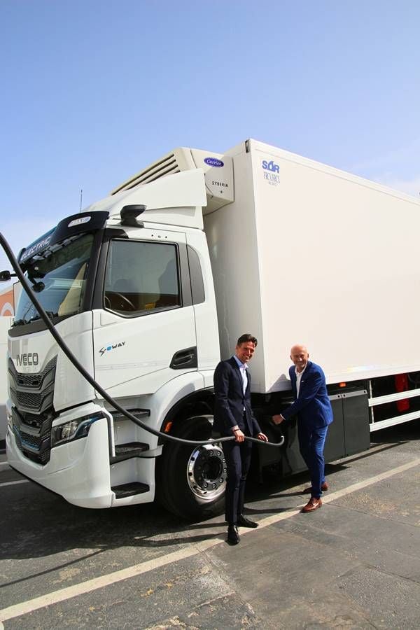 IVECO entrega en España su primer camión eléctrico pesado y sorprende con 400 kilómetros de autonomía reales