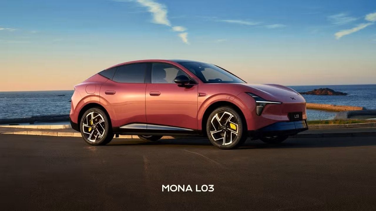 Como un Tesla Model Y, pero a la mitad de precio: XPeng se prepara para lanzar el Mona L03