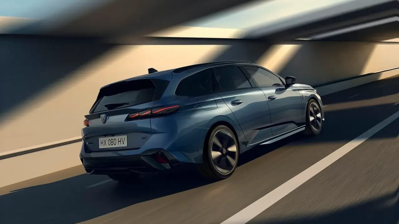 El Peugeot E-308 se renueva con una batería más grande y una mayor autonomía
