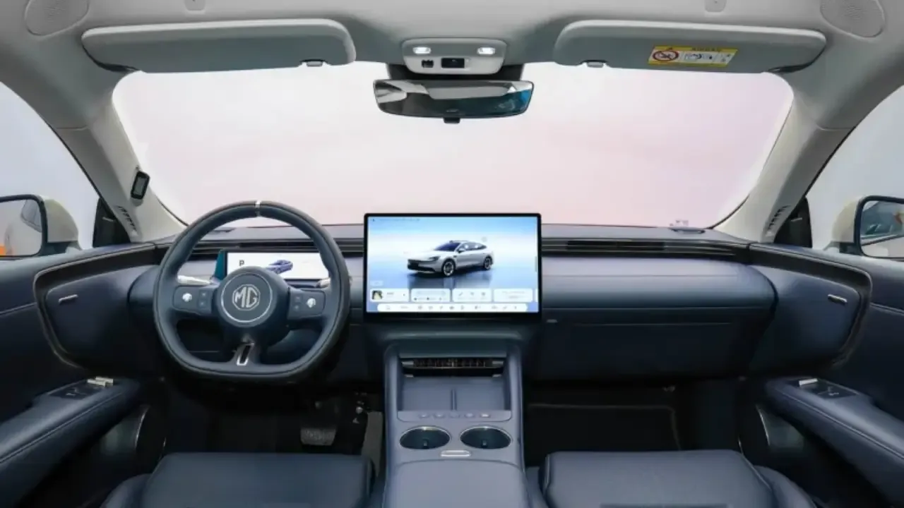 MG lanza el nuevo MG 07 con baterías semisólidas, hasta 840 km de autonomía y un precio de menos de 20.000 euros en China