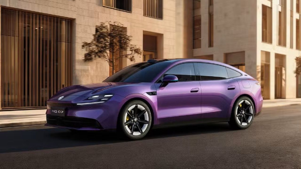 Se presenta el MG 07, una berlina eléctrica que recuerda al Porsche Taycan y quiere destronar a Tesla