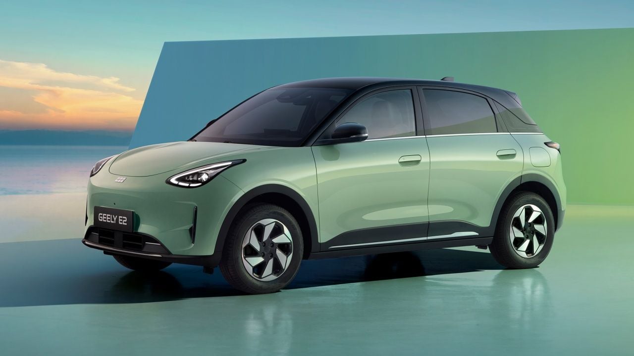 El coche más vendido de China llega a España: Geely abre los pedidos del E2