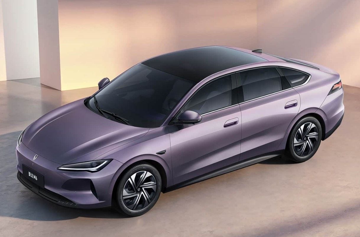 Una berlina eléctrica de 4.8 metros por 13.000 euros en China, un ID.Polo desde 25.000 euros en Europa