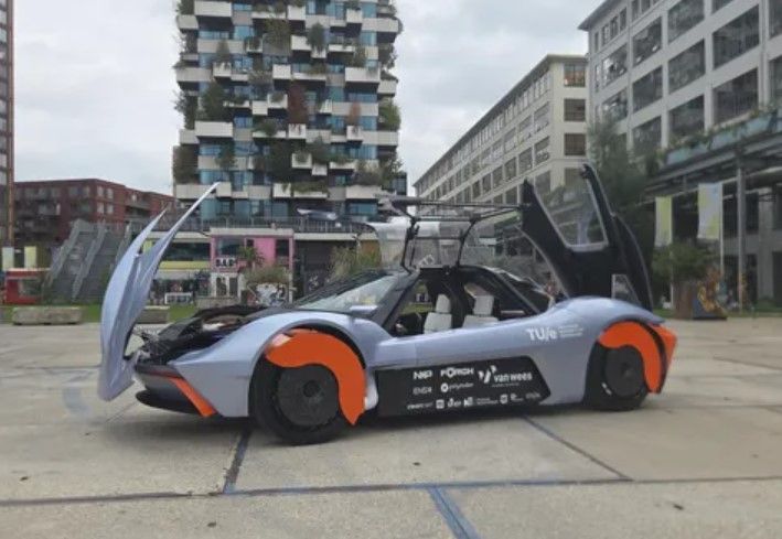 Este coche eléctrico captura las partículas que generan sus propios neumáticos y frenos mientras circula