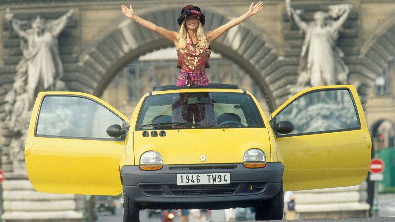El Renault Twingo tendrá una versión descapotable como en los años 90 para rivalizar con el FIAT 500 Cabrio