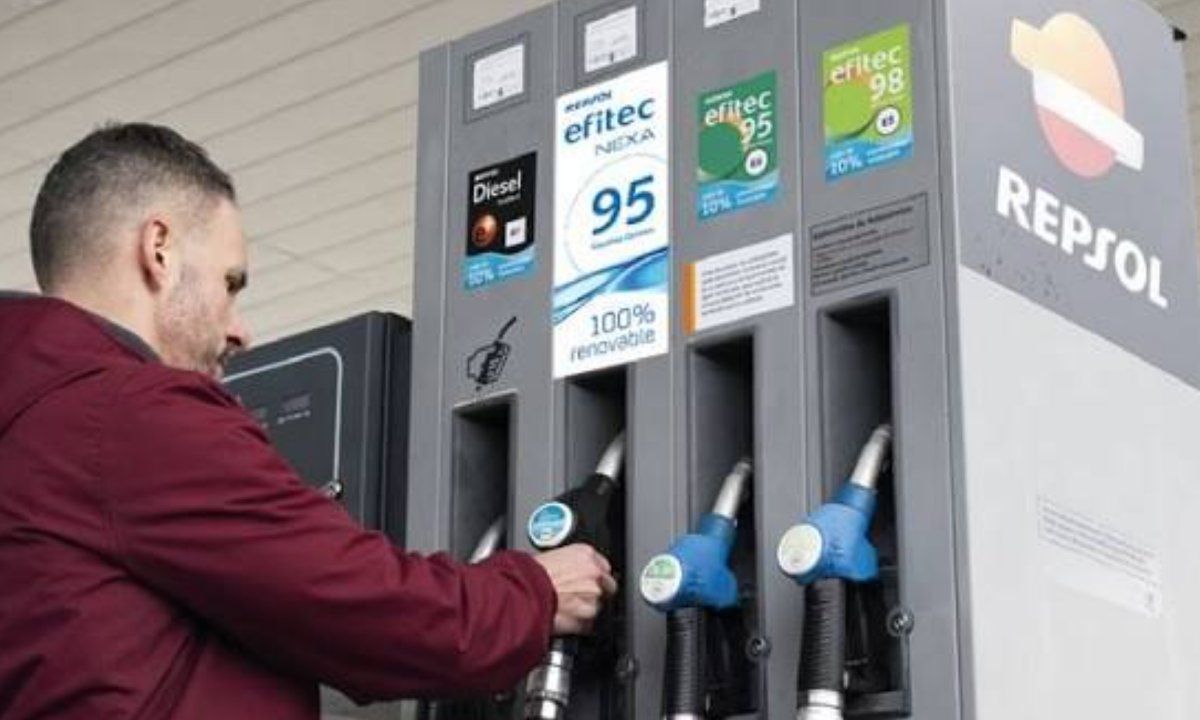 Toyota y BMW insisten en salvar el motor de combustión mientras el coche eléctrico acelera