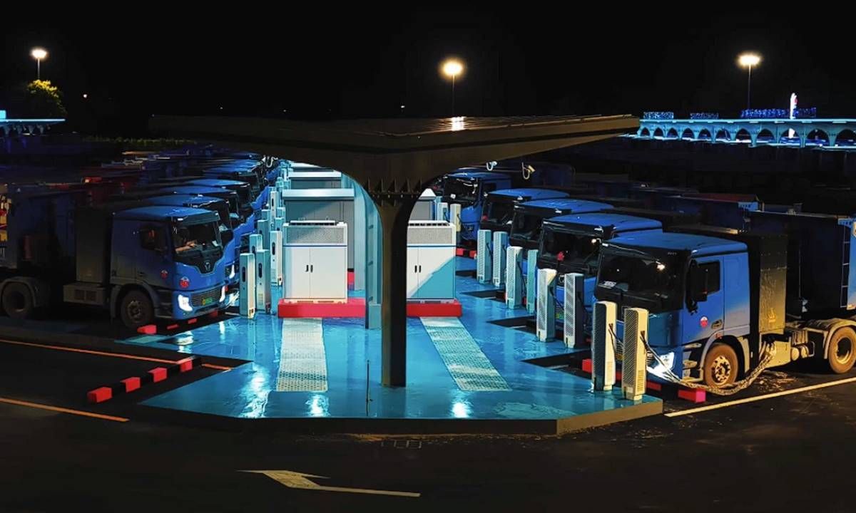 Decían que era imposible, pero Huawei inaugura una megaestación de carga para camiones eléctricos que rompe moldes