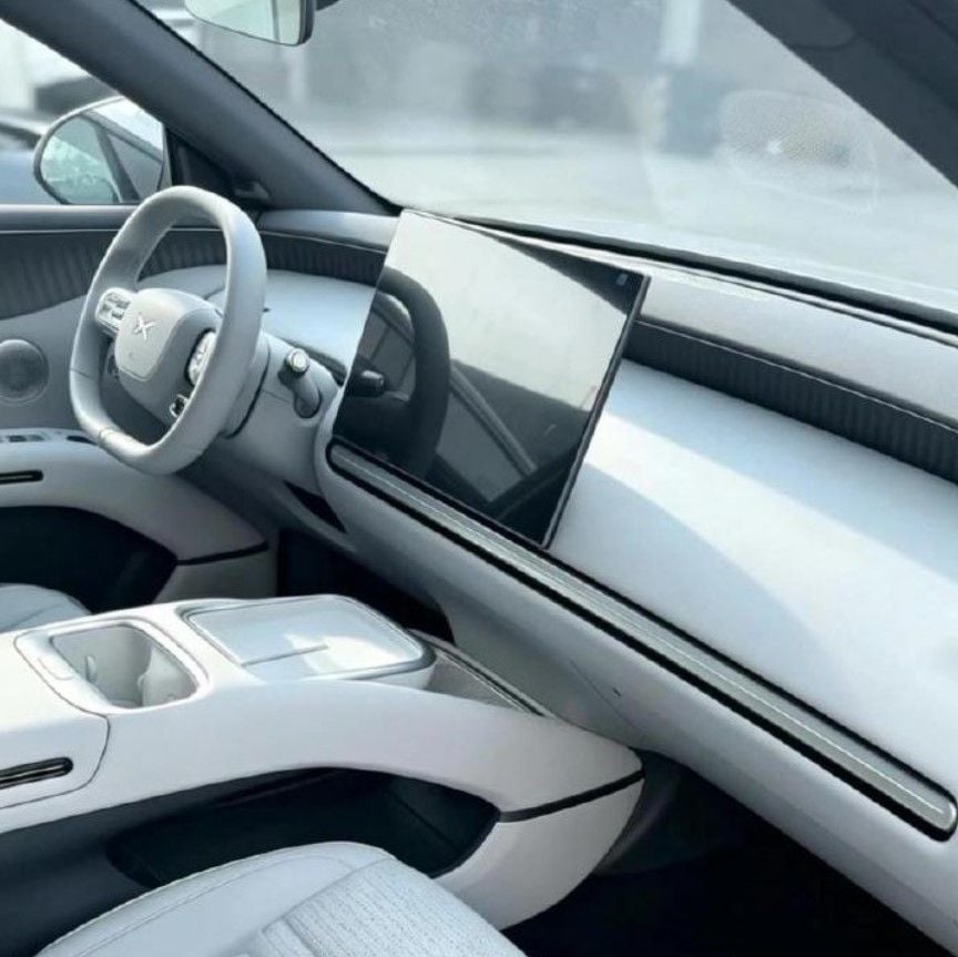 XPENG va a por todas con su nuevo MONA L05: batería LFP, 660 km de autonomía y un precio de derribo