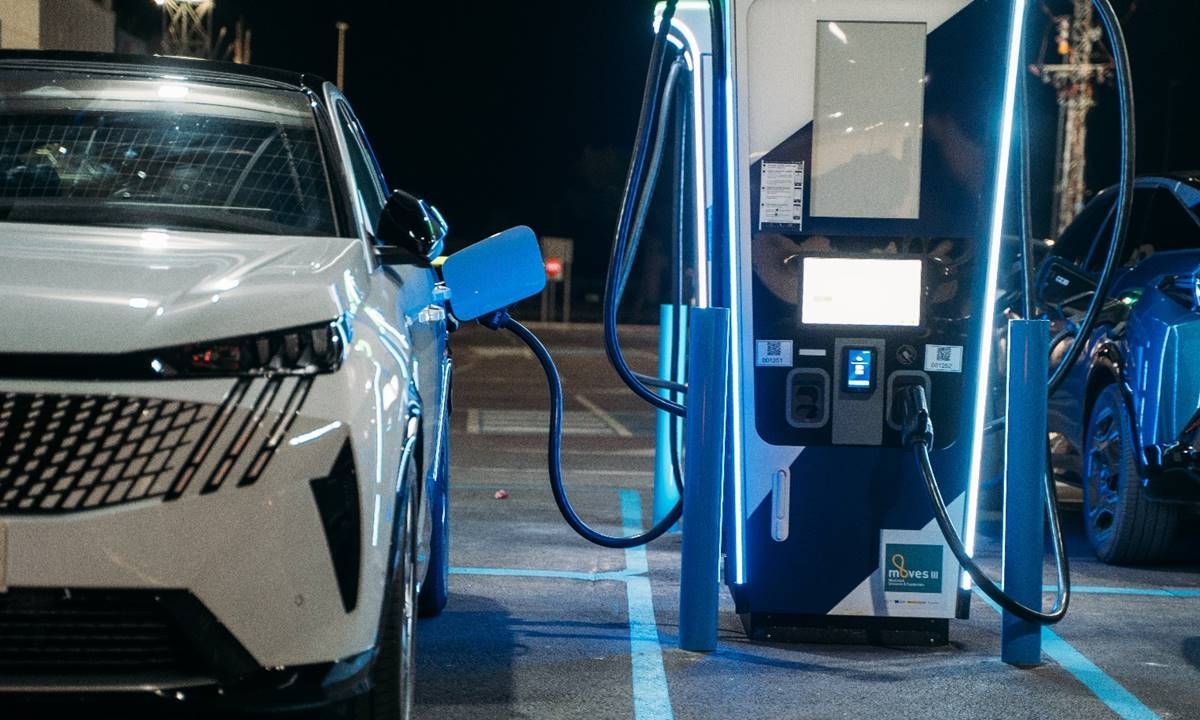 Peugeot e-3008: el SUV eléctrico que combina lujo, diseño y hasta 700 km
