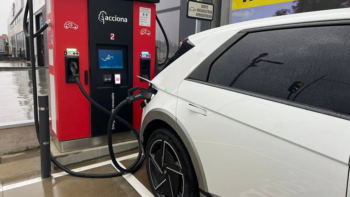 Probamos el Hyundai Ioniq 5: autonomía a 120 km/h, ciclo mixto, carga rápida