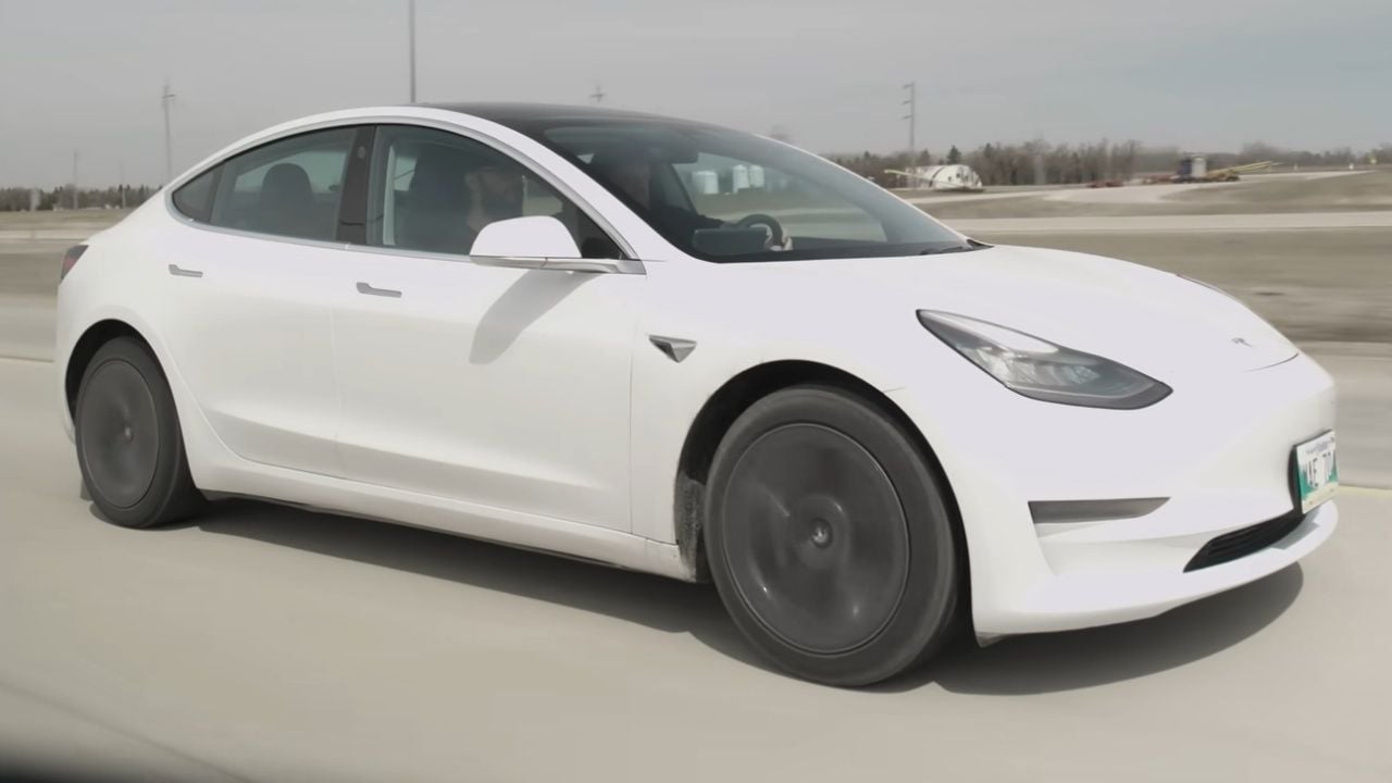 Este Tesla Model 3 tiene 600.000 km, ¿cuánta autonomía ha perdido?