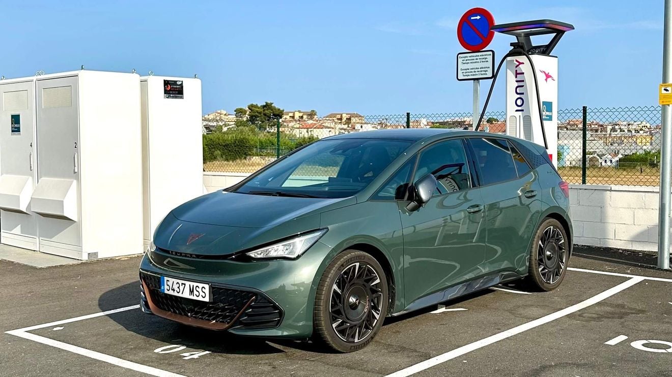 Probamos el CUPRA Born VZ, la versión más redonda del compacto eléctrico español