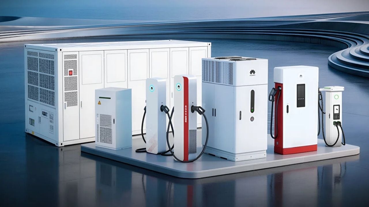 Carga ultrarrápida: Huawei lanza sus cargadores de 1.500 kW para enfrentarse a BYD y Geely