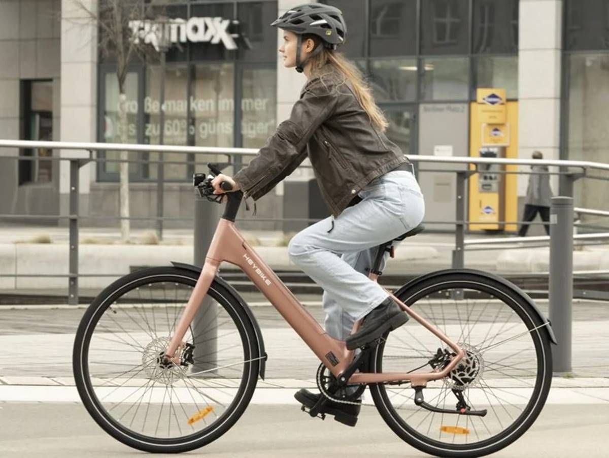 Esta bicicleta eléctrica de bajo peso ahora tiene un 40% de descuento