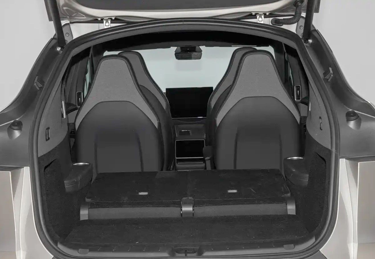 El Tesla Model Y L se lanza oficialmente