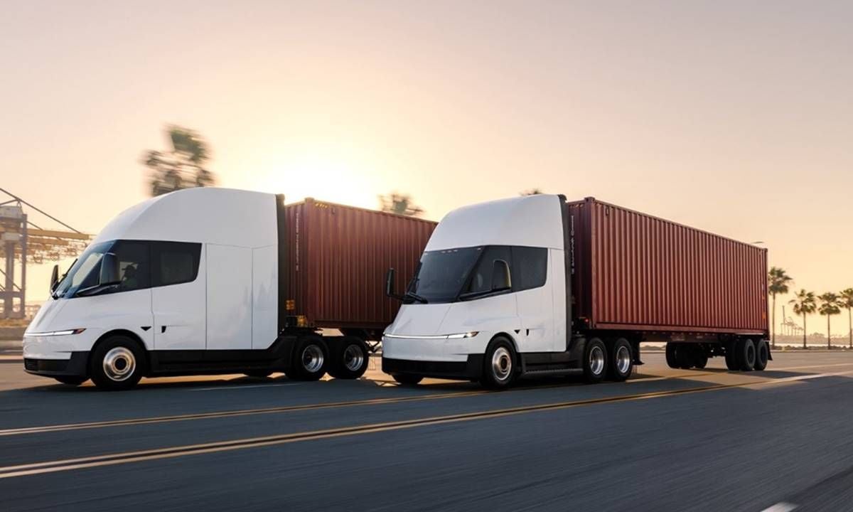 Tesla empieza a entregar el Semi: 805 km de autonomía y una tecnología que cambia por completo el camión eléctrico