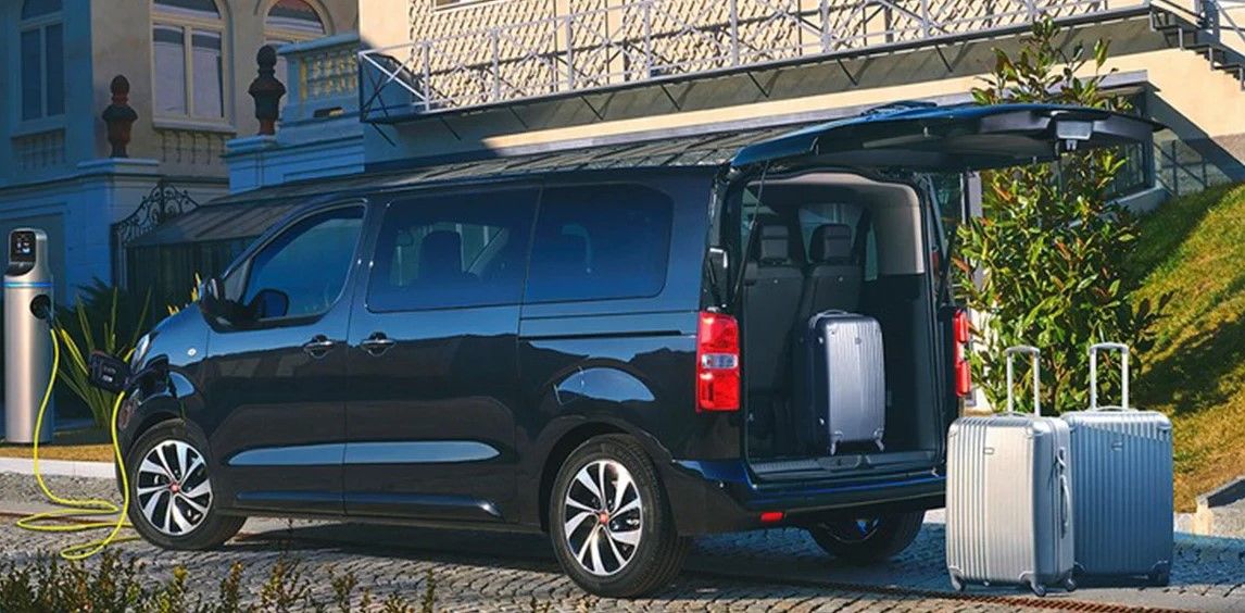 22.000 euros de descuento para este monovolumen eléctrico con 8 plazas y 330 km de autonomía