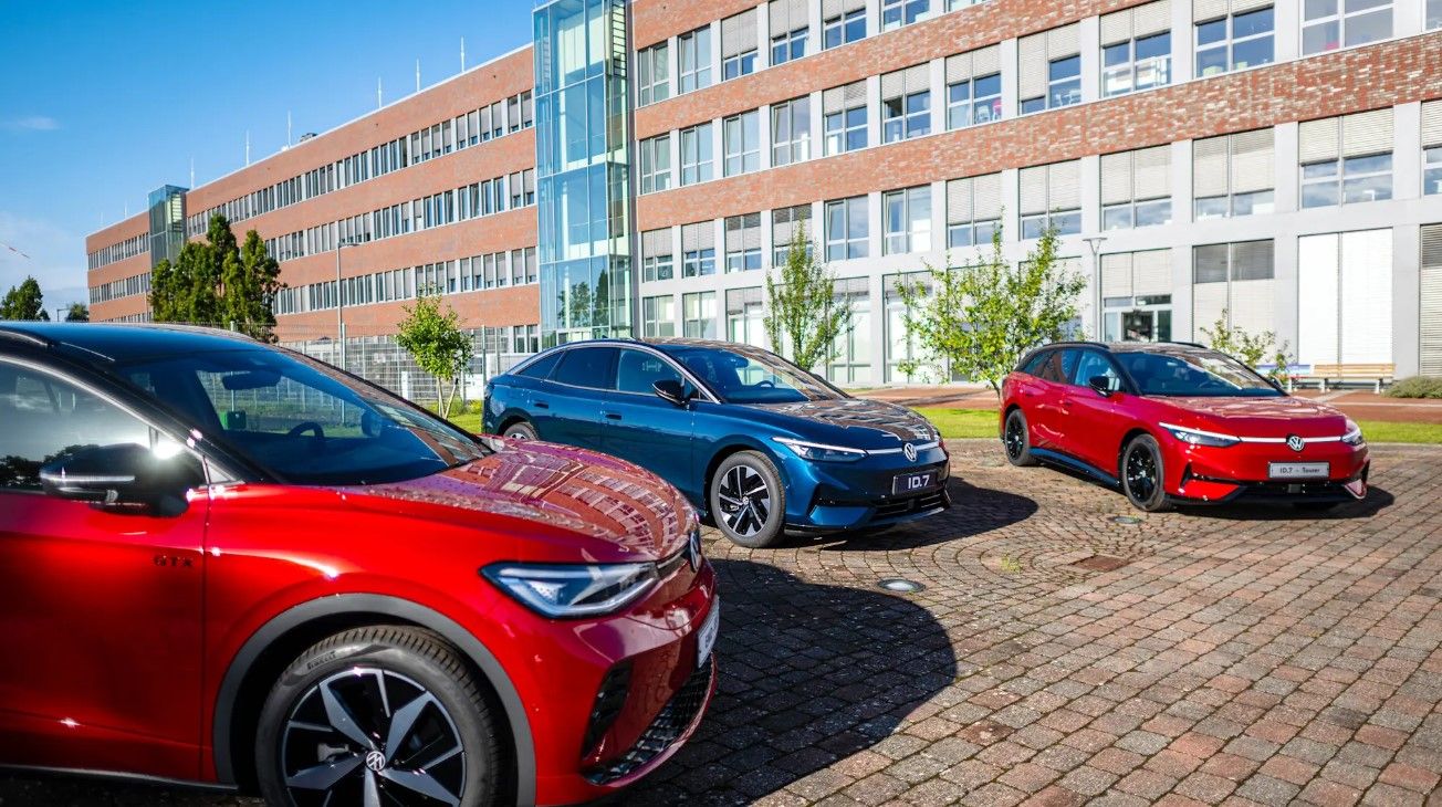 Volkswagen y Cupra limitan al 80% la carga de miles de coches eléctricos por riesgo de incendio