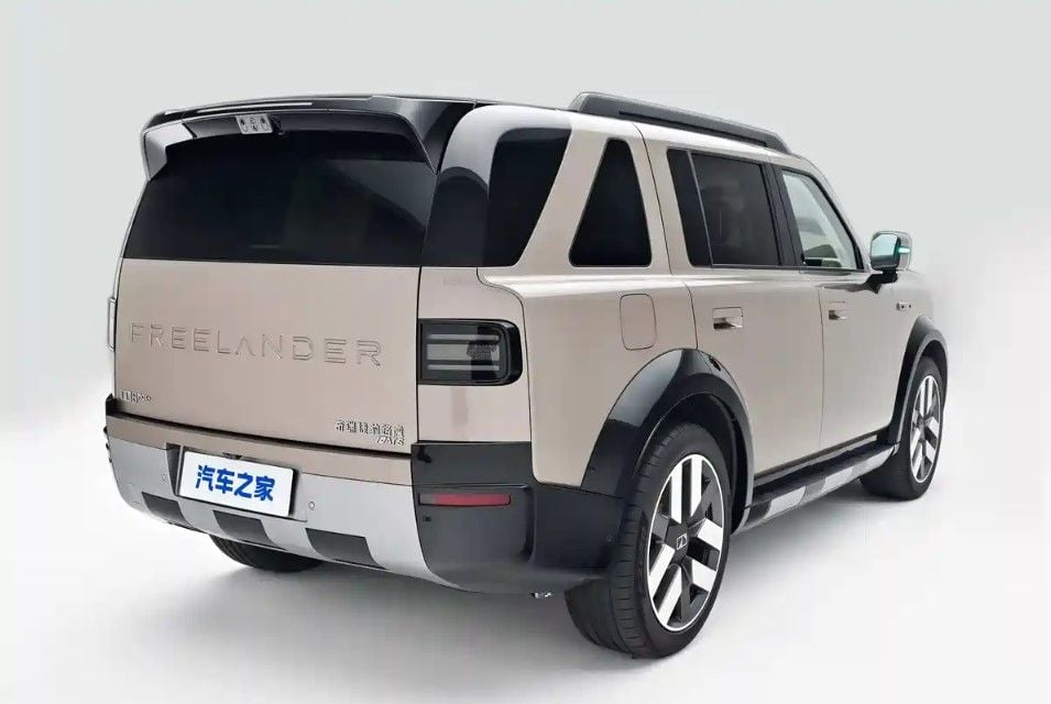 El nuevo Freelander 8 debuta con 829 CV, seis plazas y extensor de autonomía con batería de 60 kWh