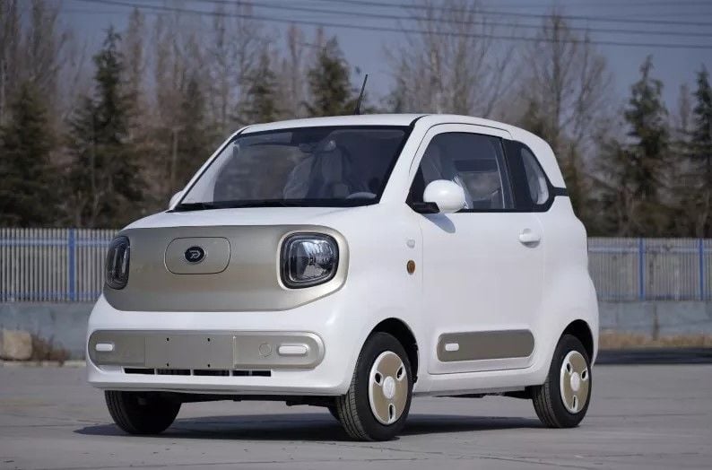 220 kilómetros de autonomía por 9.500 euros: este coche eléctrico chino llega a España con el doble de autonomía que el Citroën Ami