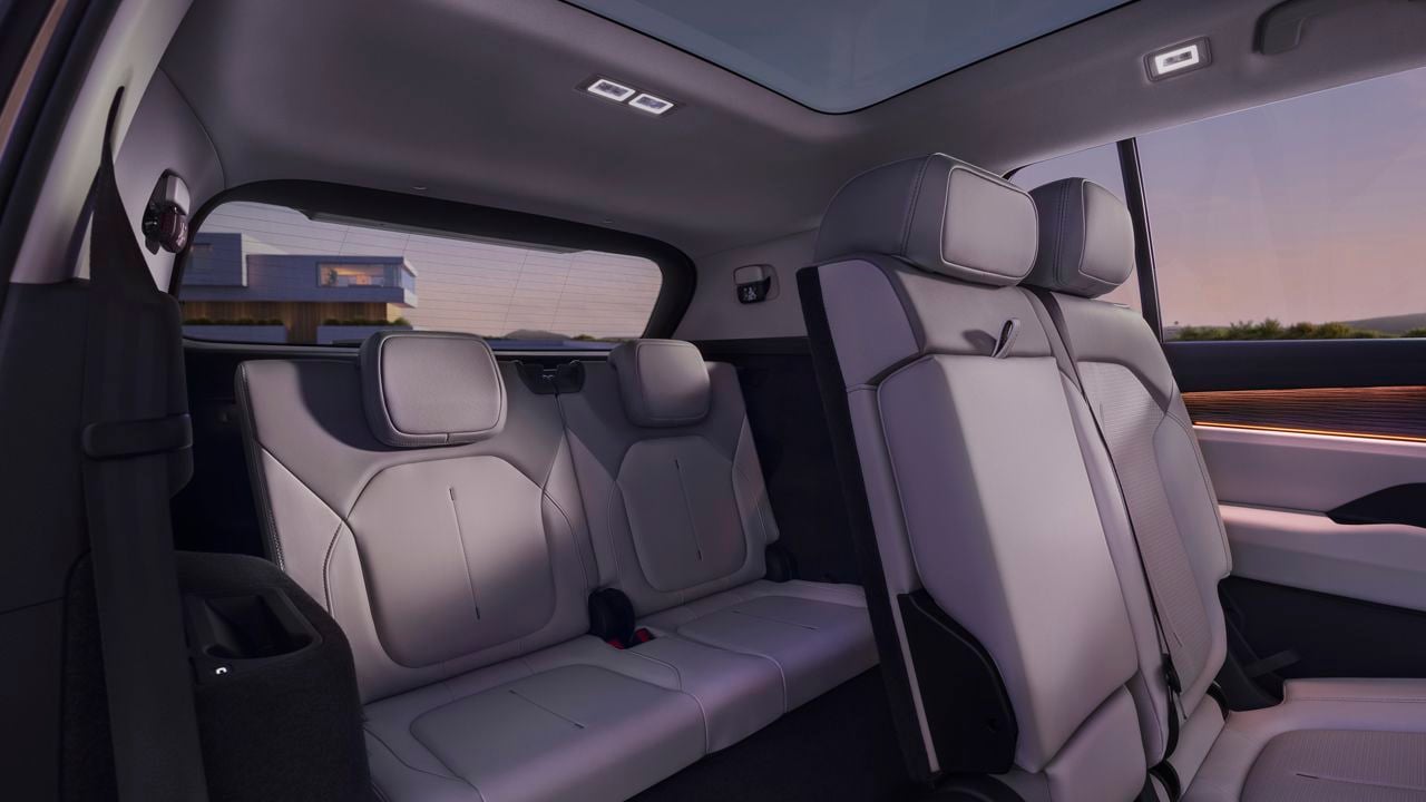 El nuevo Skoda Peaq llega con 646 km de autonomía y 7 plazas desde 50.635 euros