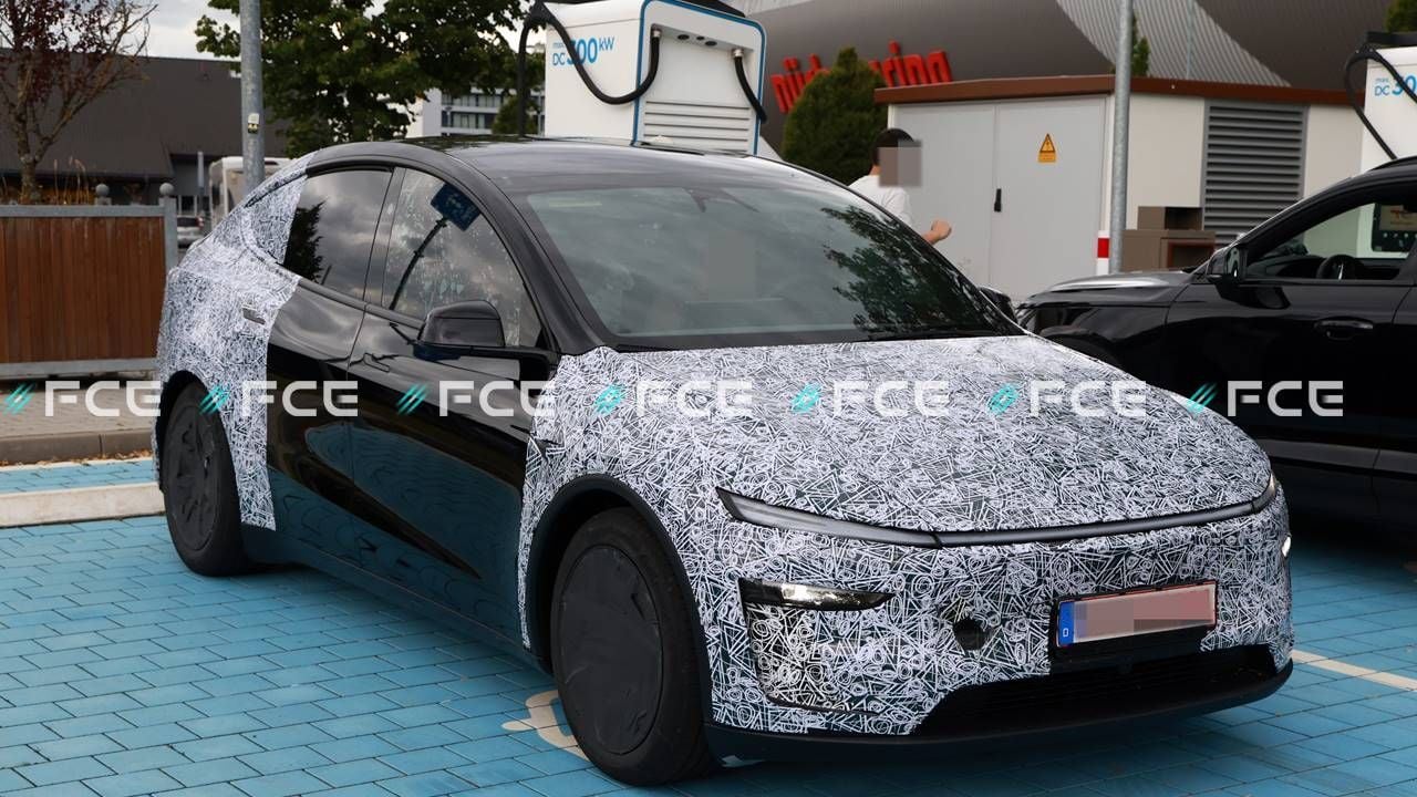 El Tesla Model Y de siete plazas ya rueda por Europa