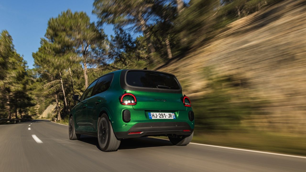 Probamos el nuevo Renault Twingo, un asequible eléctrico europeo que pone en jaque a sus rivales chinos