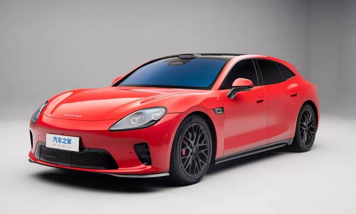 ¿Un Porsche Taycan del Temu? Huawei lanza una berlina con hasta 900 km de autonomía y cargado de tecnología hasta los dientes