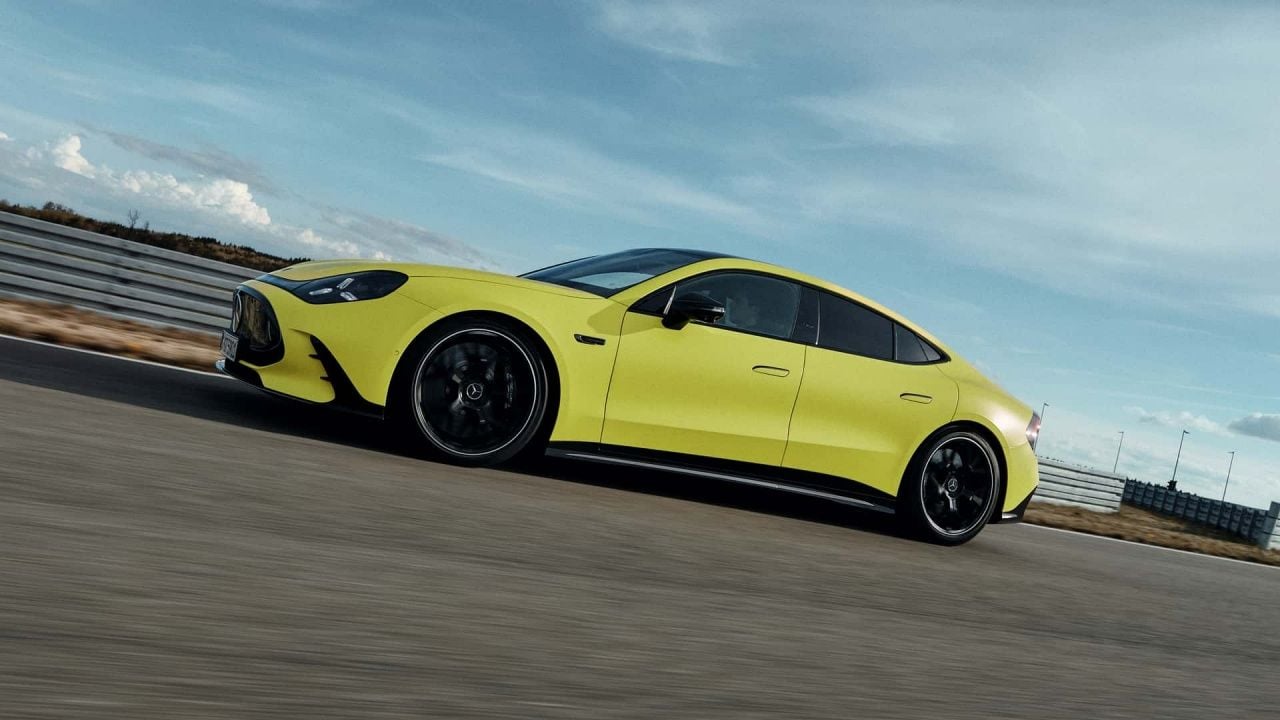 El Mercedes-AMG GT eléctrico ya tiene precio: más barato que el Porsche Taycan Turbo, al que supera en prestaciones, autonomía y carga