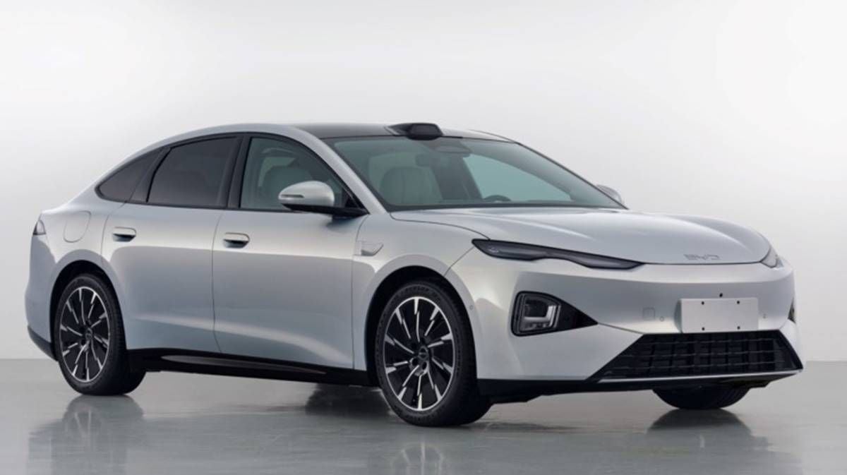 La velocidad de los fabricantes chinos empieza a preocupar: BYD no espera ni seis meses en preparar una nueva versión del Seal 07