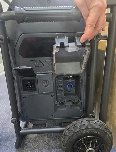 5 kW y hasta 35 kWh: esta batería portátil quiere jubilar a los generadores gasolina en las obras