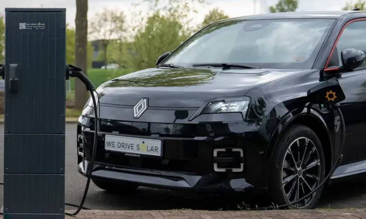 Renault ya permite usar el coche eléctrico como batería doméstica y promete ahorrar hasta 1.000 euros al año