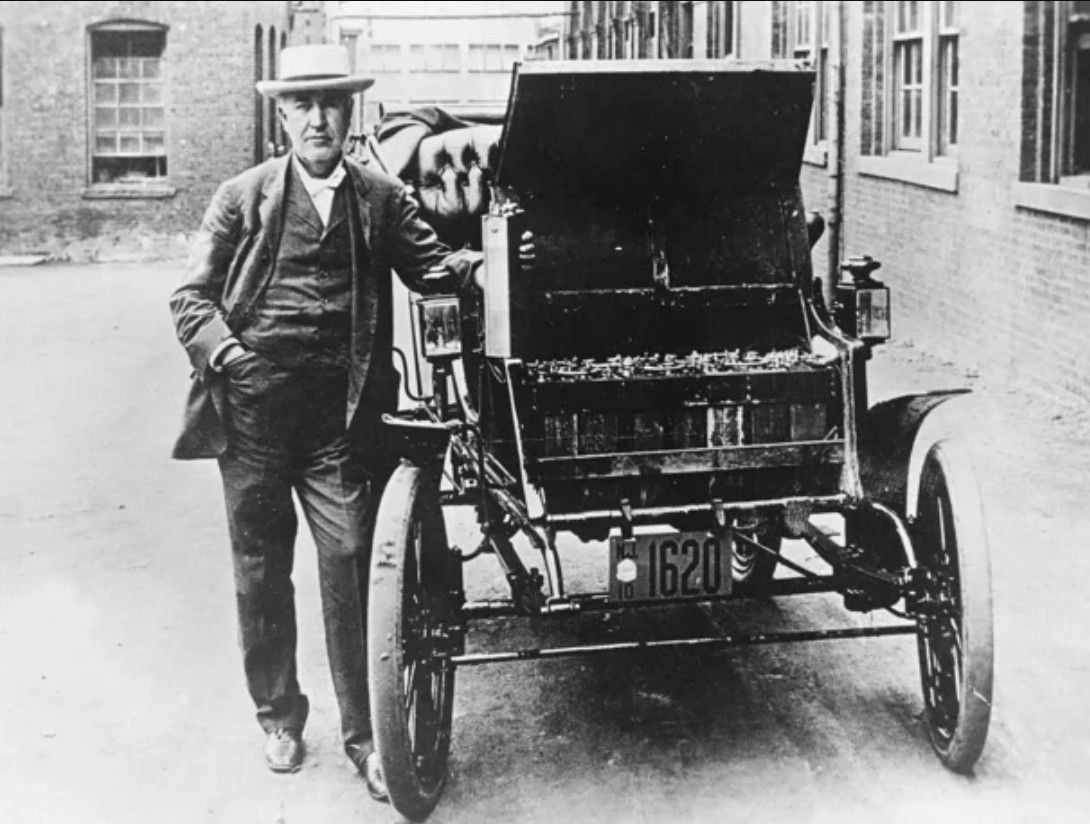 1895, cuando el coche eléctrico dominaba el mercado: la historia de cómo el motor de combustión le arrebató el trono durante más de un siglo