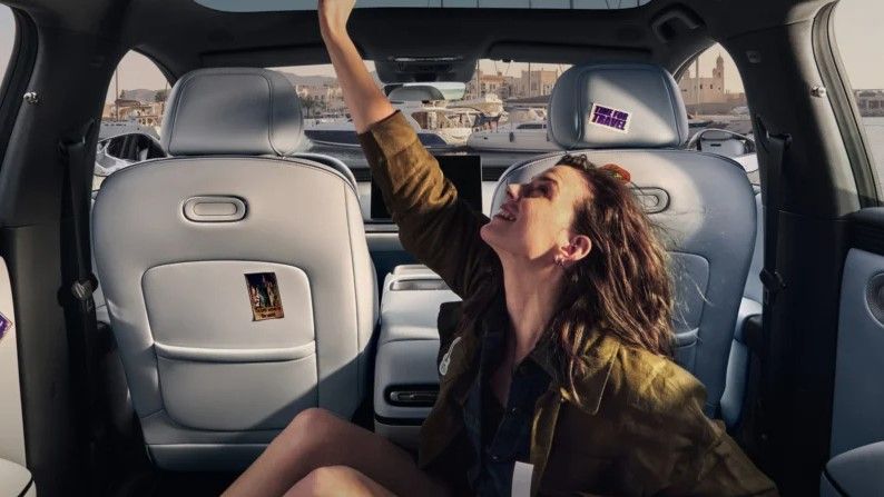 Este SUV eléctrico es atractivo, extremadamente económico, y acaba de mostrar su interior